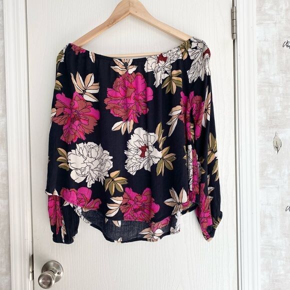 BillaBong Blouse  - Picture 2 of 4
